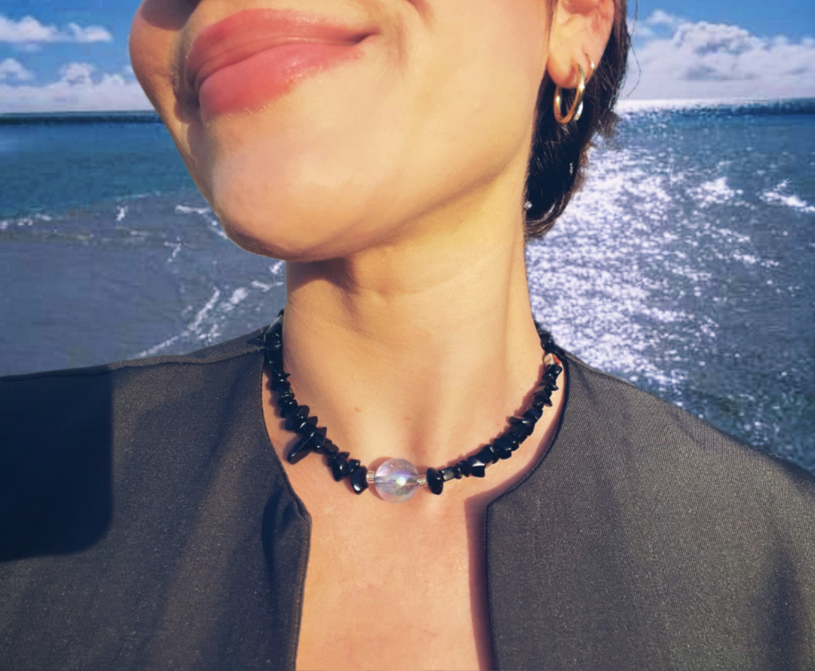 CRYSTAL BALL - CHOKER