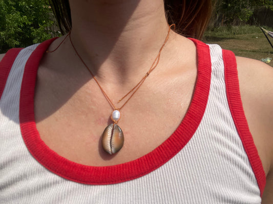 Cowrie Shell & Pearl - Necklace